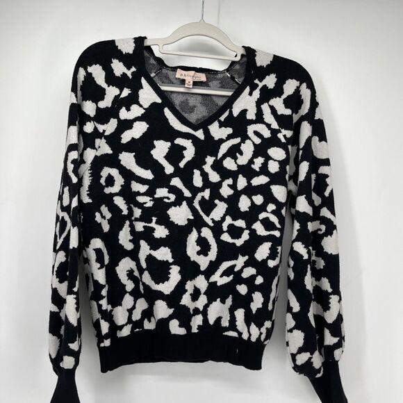 Philosophy Sweater Womens Medium Black Ikat Animal Print Bell Sleeves Pullover - Picture 8 of 8